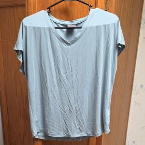 32 Cool V‑Neck Short Sleeve Tee